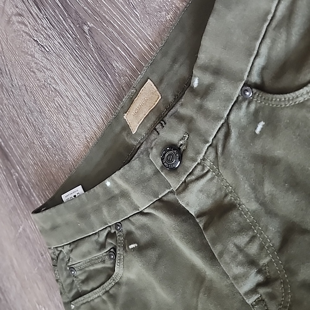 Mother The Looker Cropped Skinny Jeans in Army Green Size 27 - Picture 6 of 13